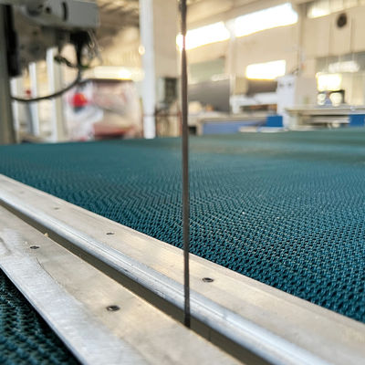 Horizontal And Vertical Oscillating Dual Blade PU Foam Cutter DTC-SD2012