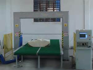 Foam / Oscillating Blade Cutter With Plat Working Table 8.5KW For Flexible Foam